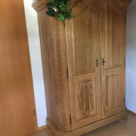Gaestezimmer Nett Kirchbergstr 6A Гостевой дом Аденау